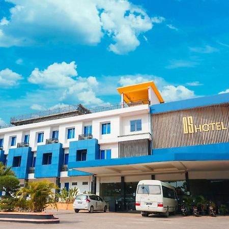 Os Hotel Tanjung Uncang Sagulung ภายนอก รูปภาพ
