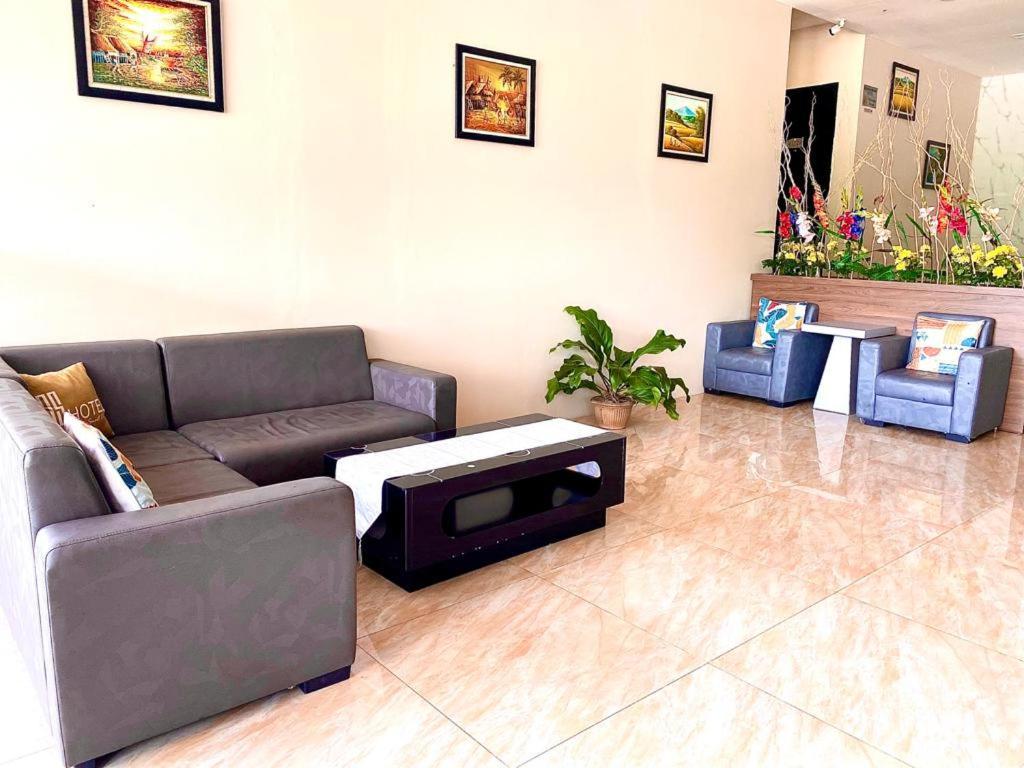 Os Hotel Tanjung Uncang Sagulung ภายนอก รูปภาพ