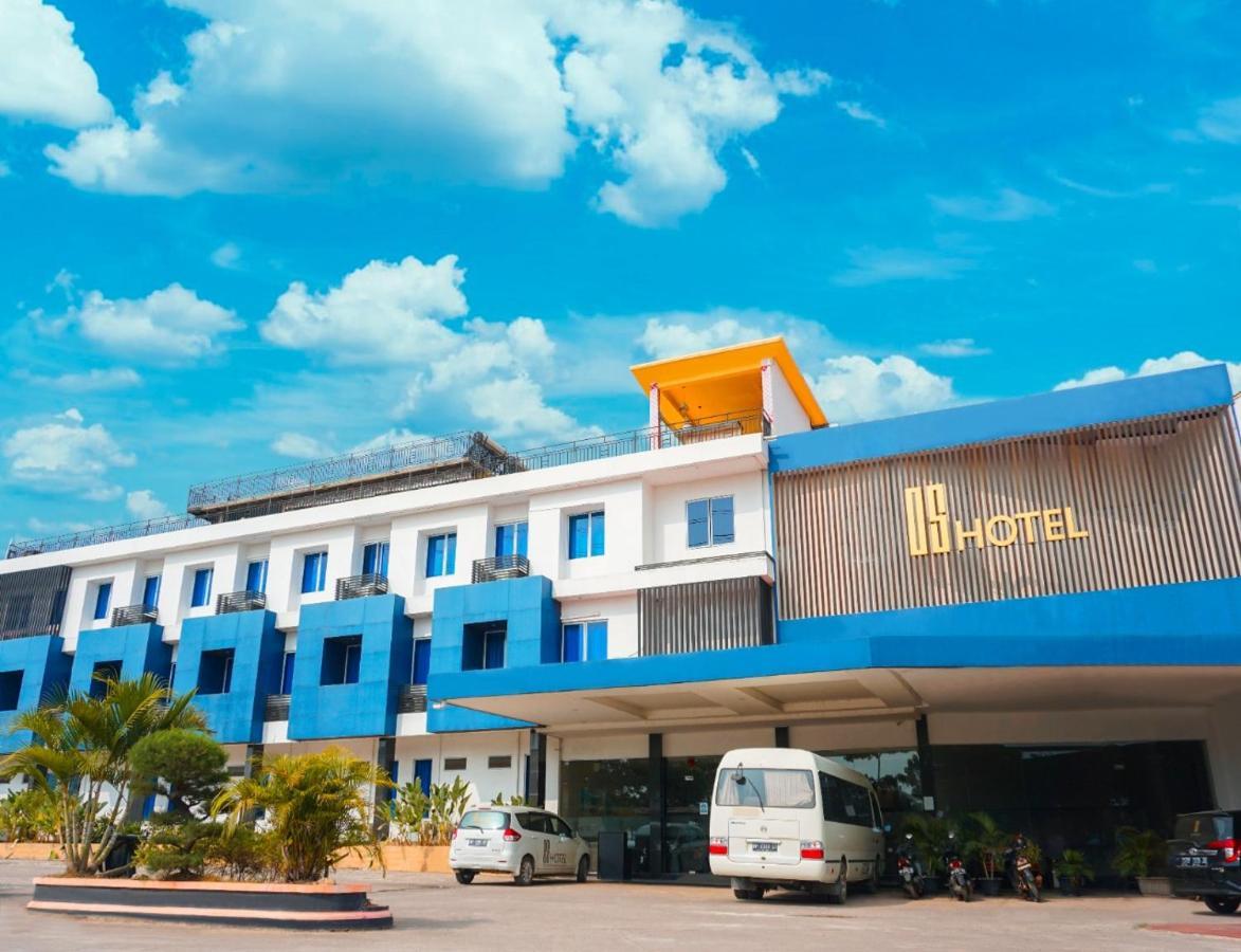 Os Hotel Tanjung Uncang Sagulung ภายนอก รูปภาพ