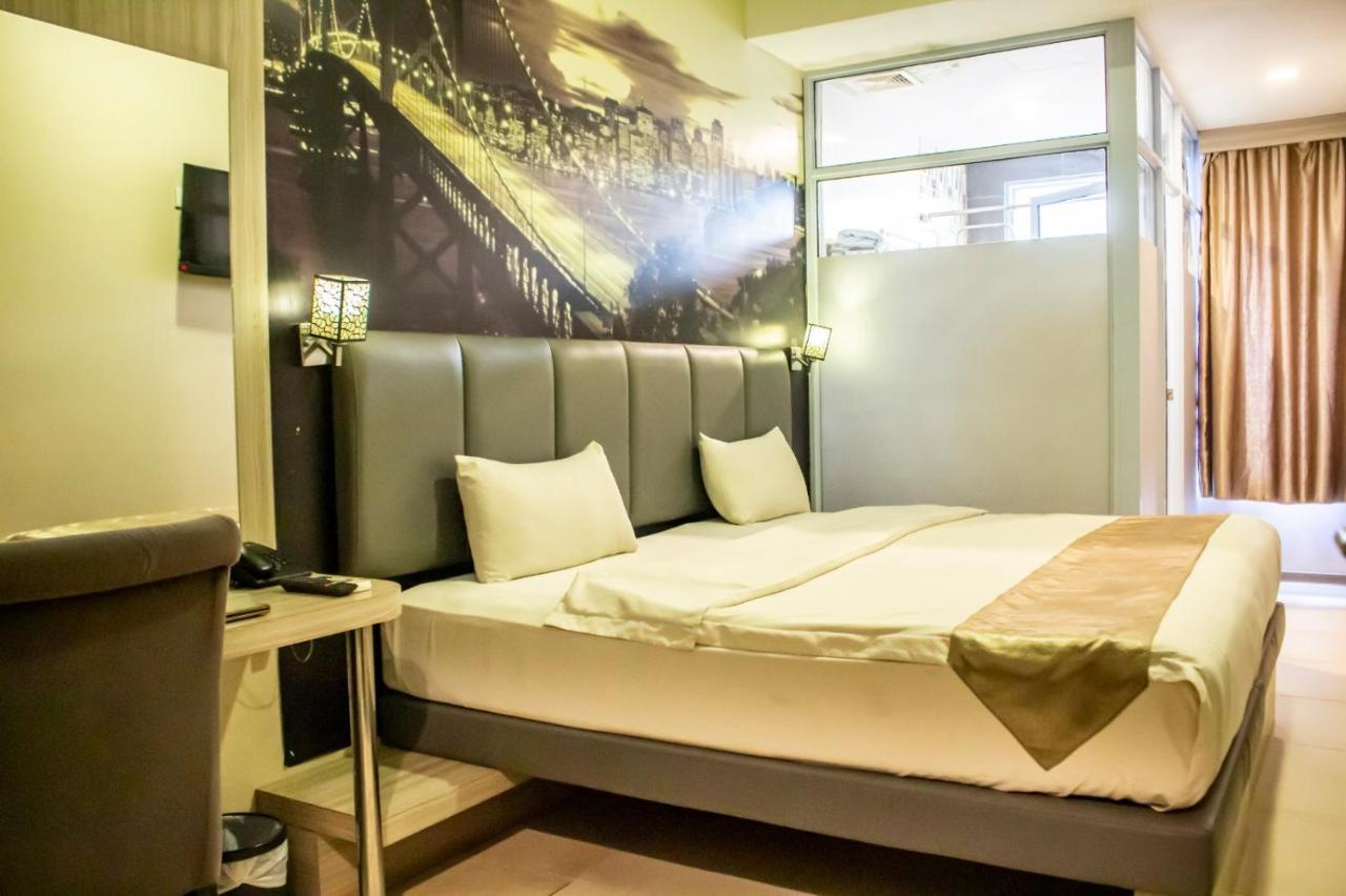 Os Hotel Tanjung Uncang Sagulung ภายนอก รูปภาพ
